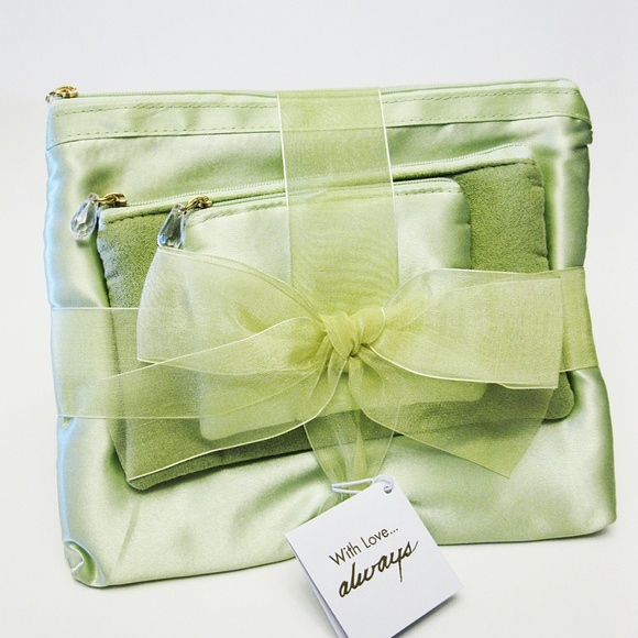 Avon ALWAYS 3 Piece Green Cosmetic Bag Set - Picture 2 of 2